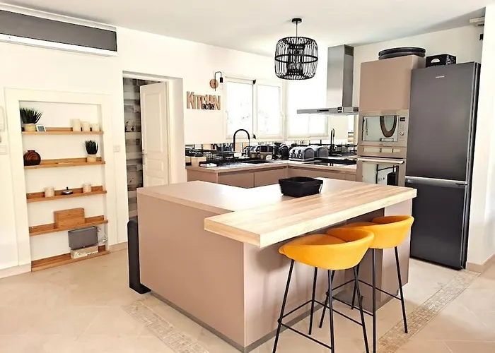 Proche Golf D'arcachon Avec Piscine Chauffee Villa